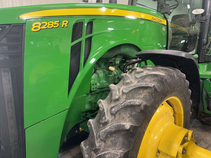 2013-john-deere-8285r-image-78