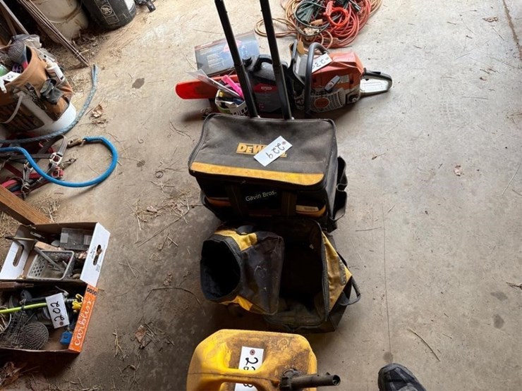 dewalt-bags-&-some-contents-image-1