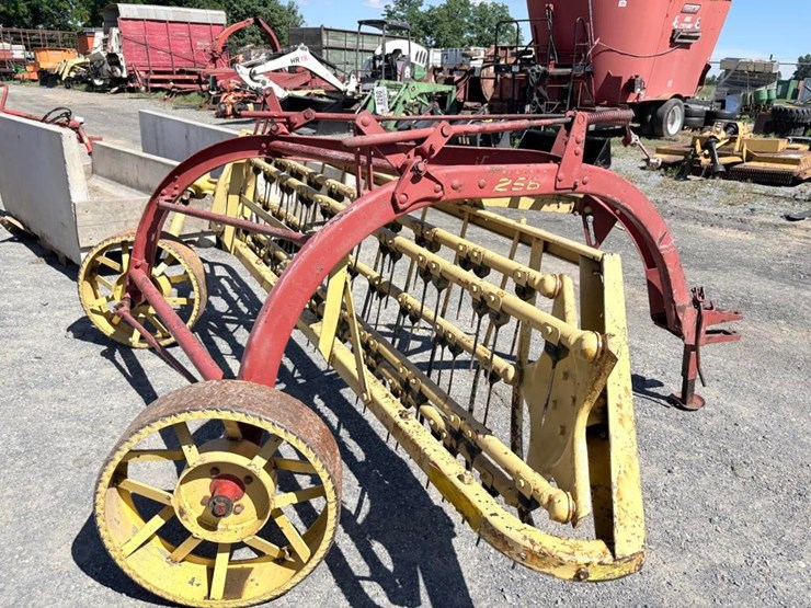 new-holland-256-image-7