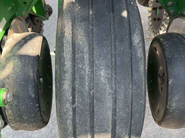 2019-john-deere-1795-image-23