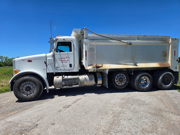 2017-peterbilt-365-image-5
