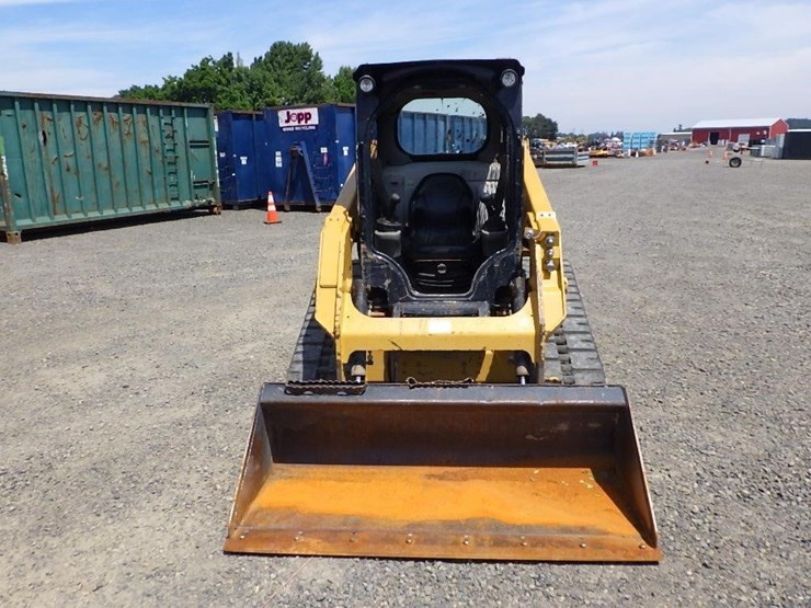 2017-caterpillar-239d-image-2