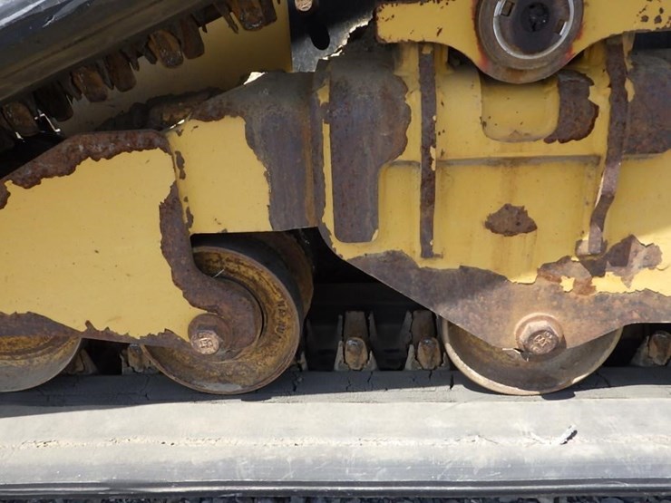 2017-caterpillar-239d-image-11