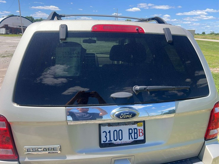 2012-ford-escape-image-24