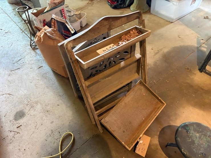 wood-3-tier-folding-shelf,-wood-trifold-mini-scre-image-3