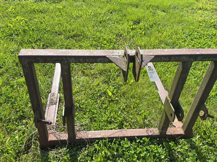 3pt-bale-forks-image-2