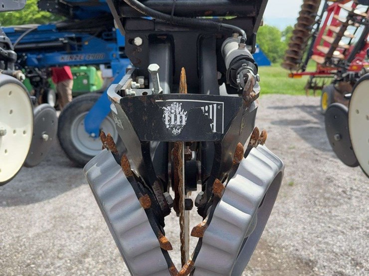 2013-kinze-3600-image-7