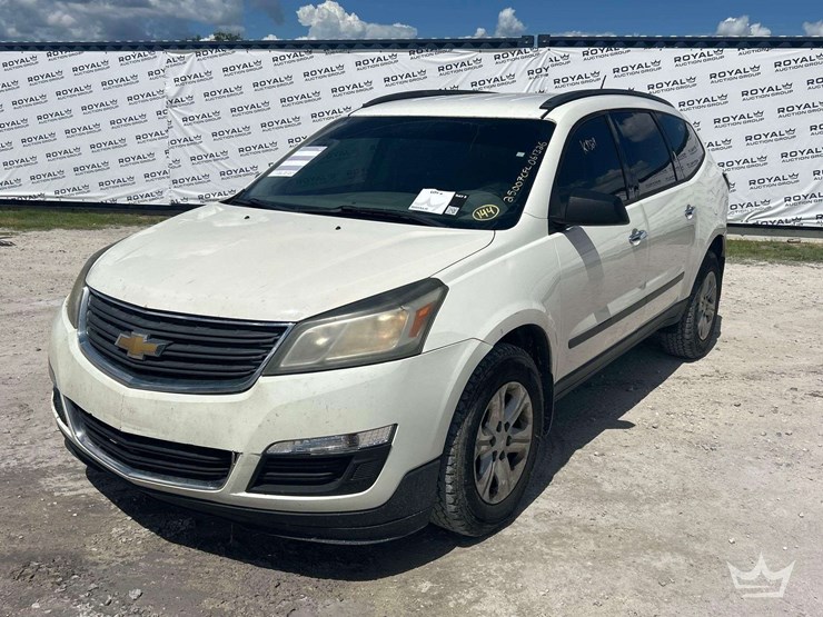 2014-chevrolet-traverse-image-1