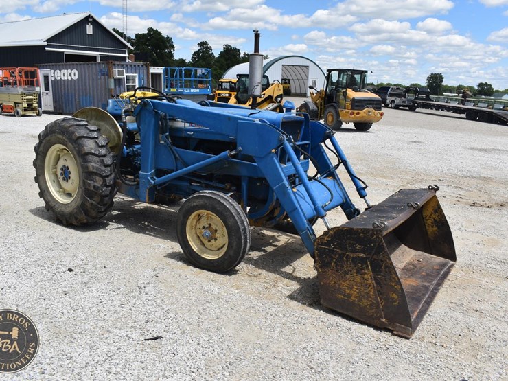 ford-4000-image-12