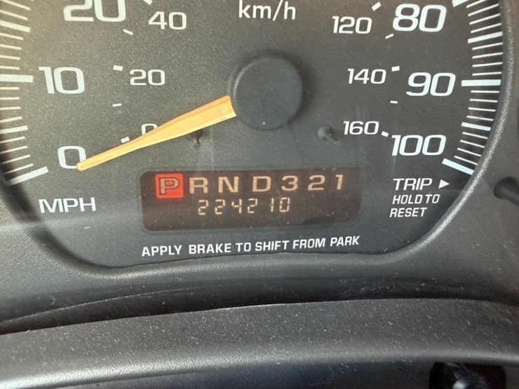 2002-chevrolet-express-3500-image-26
