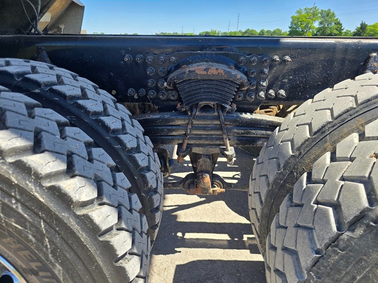 2020-western-star-4900-image-65