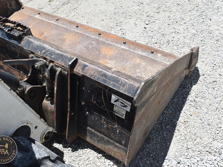 2022-bobcat-t740-image-26