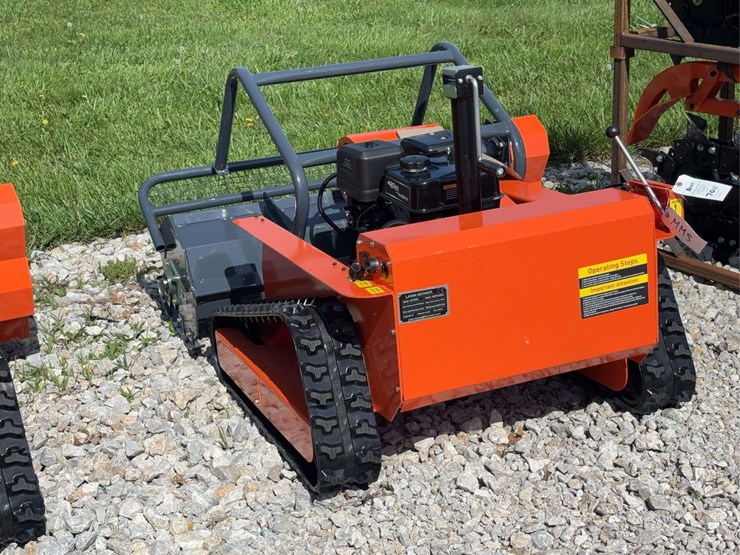 sdlool-model-lm1000q-remote-control-tracked-lawn-mower-image-5