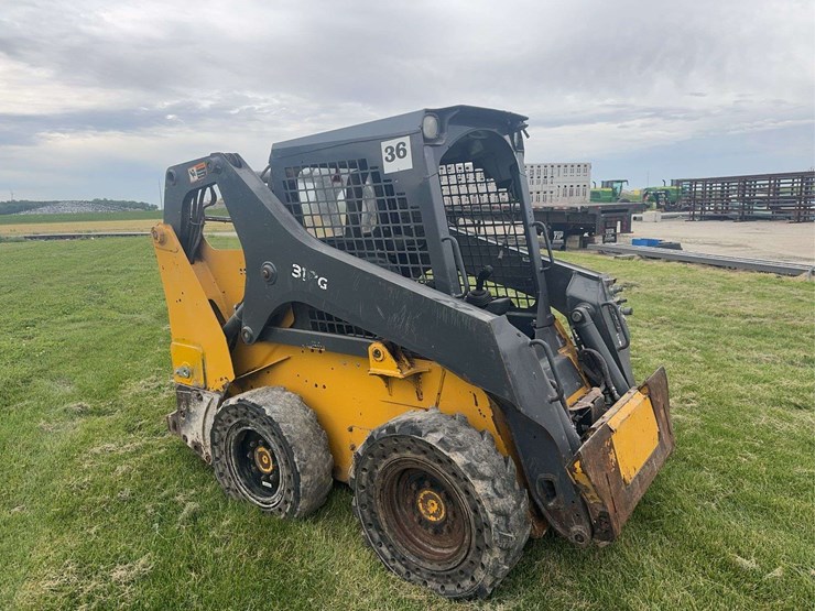 deere-318g-image-2