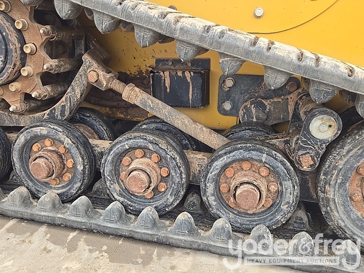 2011-caterpillar-257b3-image-18