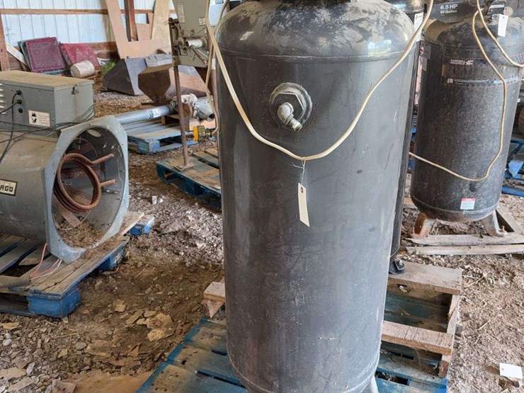 60-gallon-air-compressor,-compressor-bad-image-2