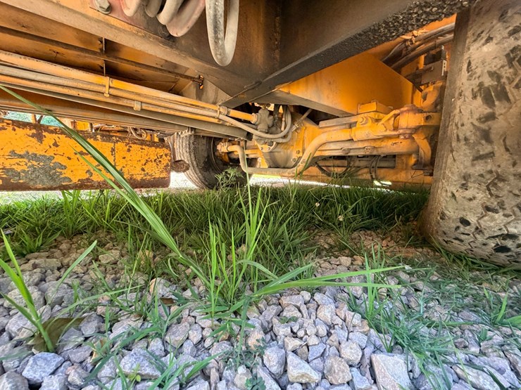 2000-john-deere-6-image-92