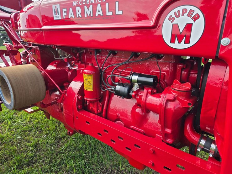 1952-international-super-m-image-11