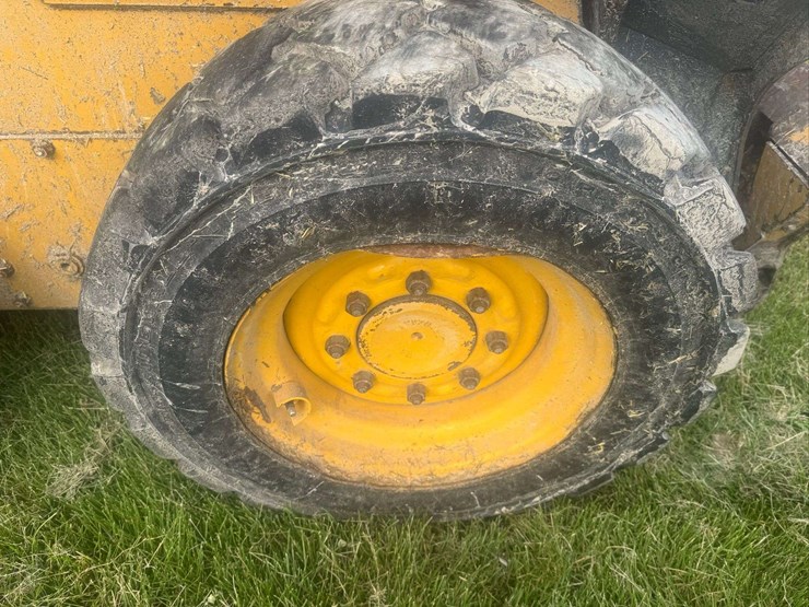 deere-318g-image-16