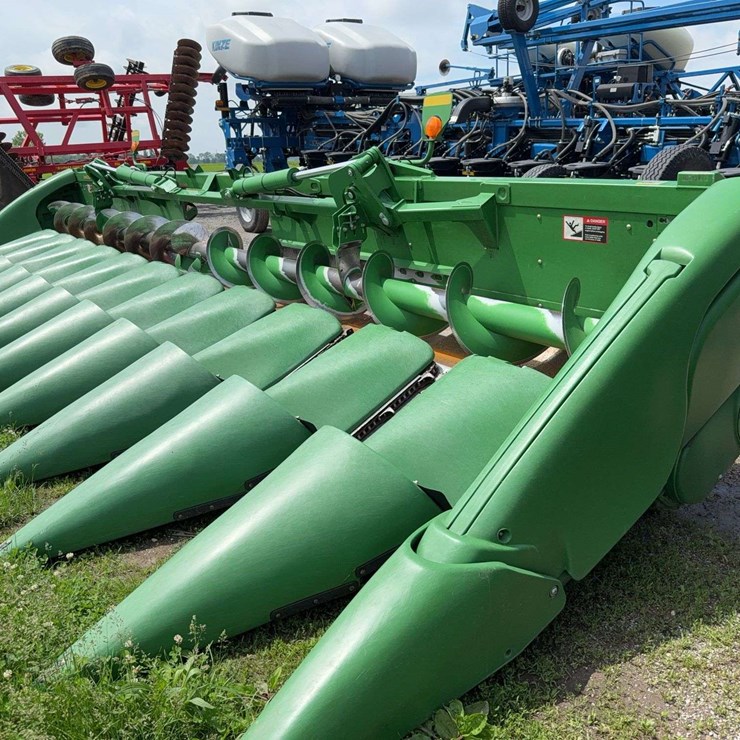 2018 JOHN DEERE 12