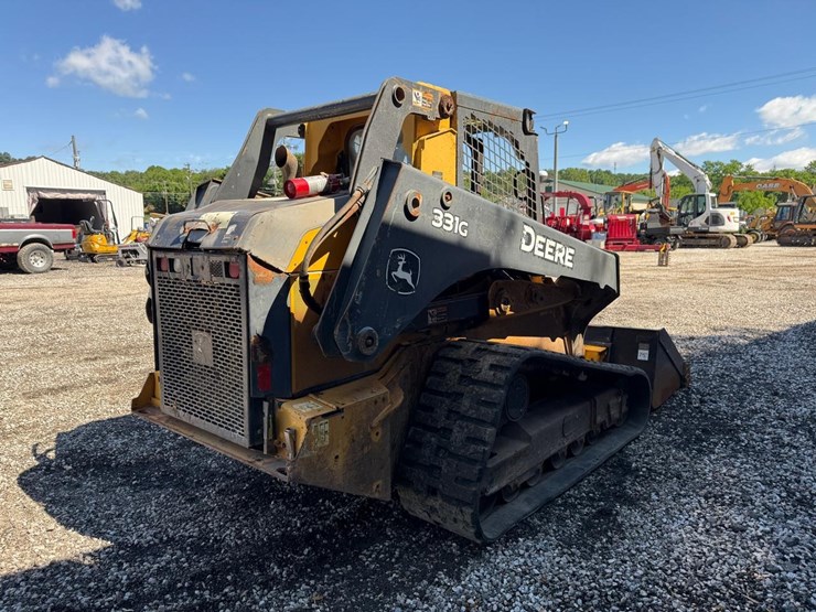 2017-deere-331g-image-4