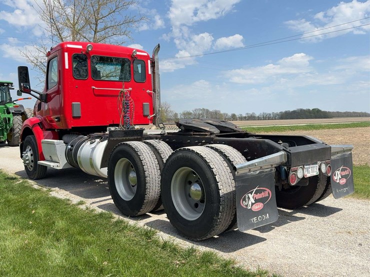 peterbilt-579-image-7