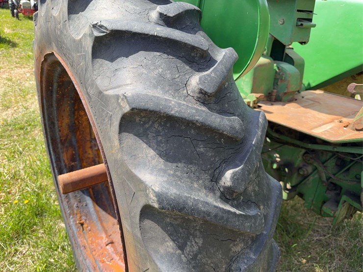 john-deere-3020-image-15