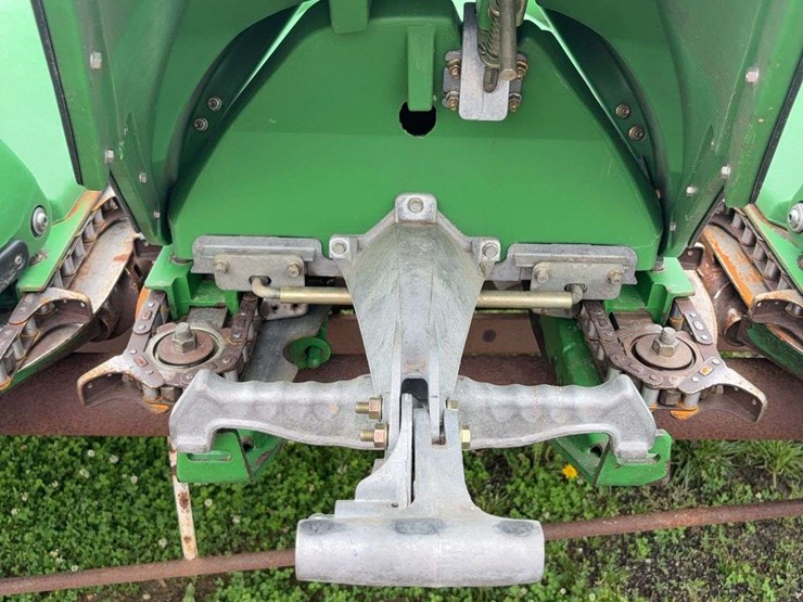 2011-john-deere-608-image-26