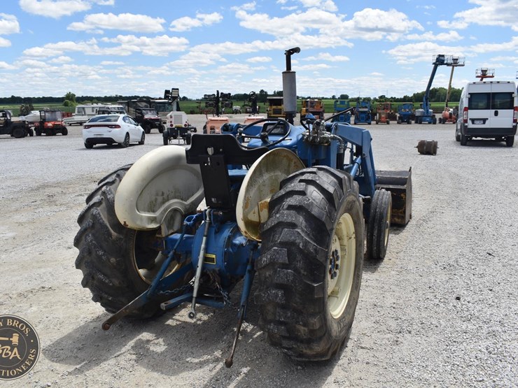 ford-4000-image-8