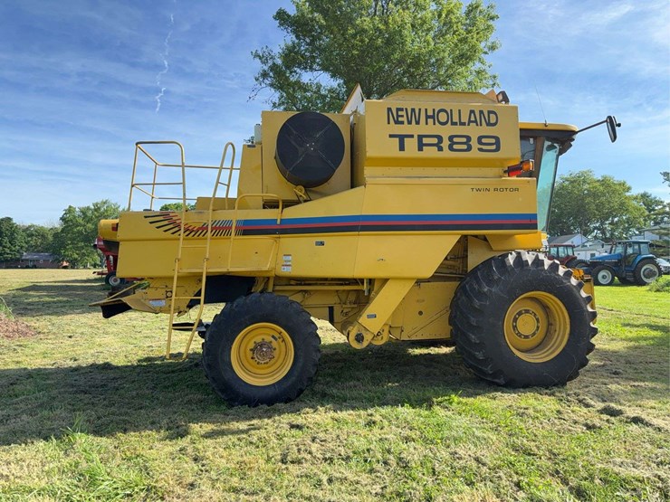 2002-new-holland-tr89-image-6