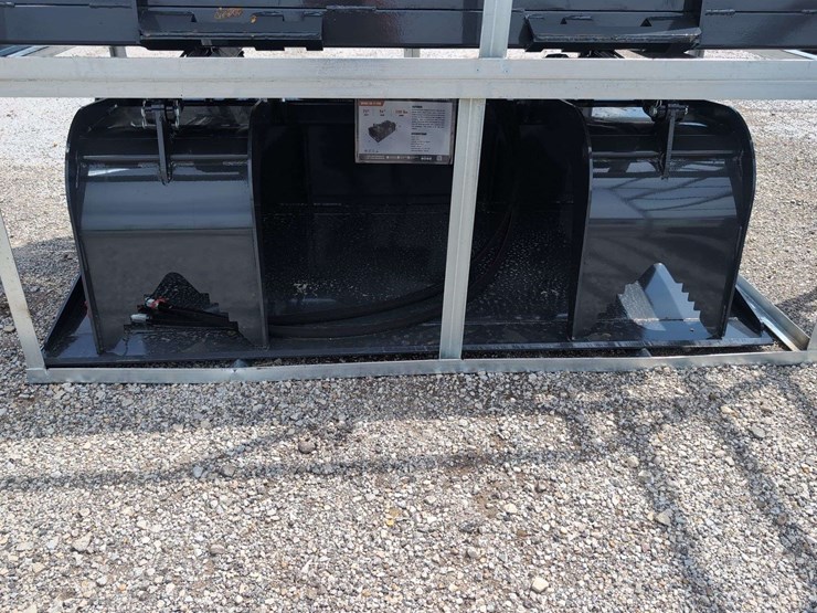 wolverine-72"-skid-steer-grapple-bucket-gb-11-72w-image-1