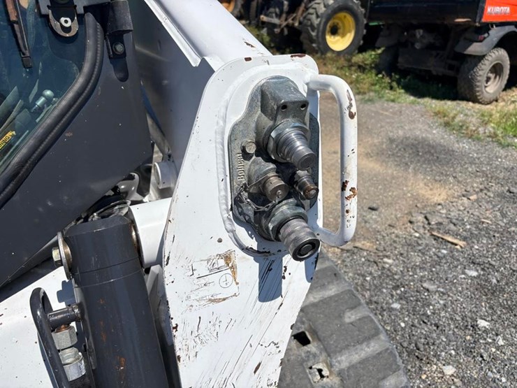 2015-bobcat-t650-image-8