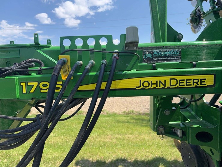 2019-john-deere-1795-image-10