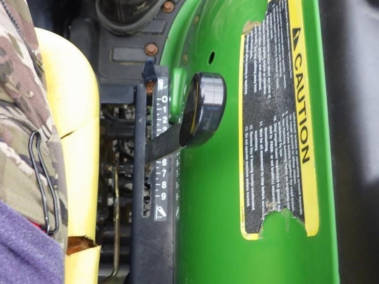 john-deere-3032e-image-34