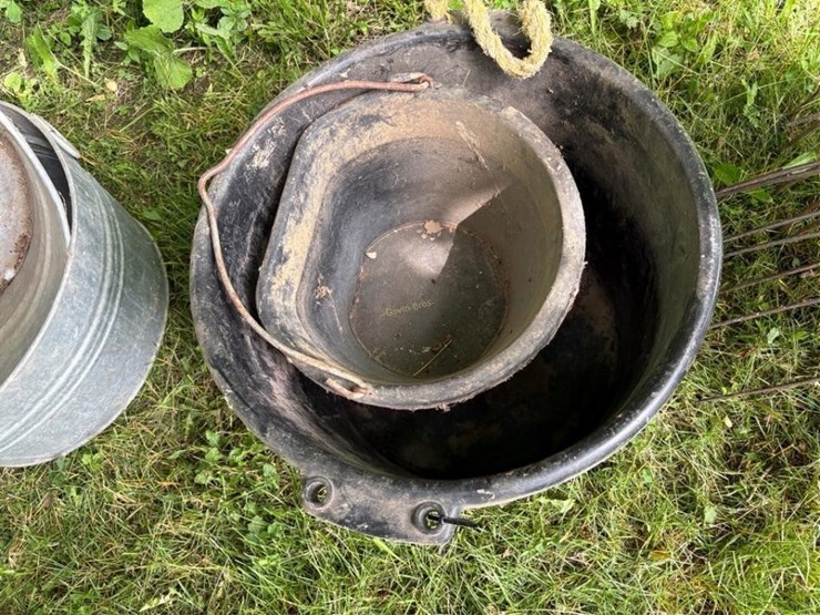 feed-pails-image-3