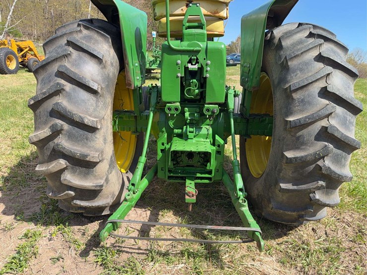 john-deere-4020-image-33