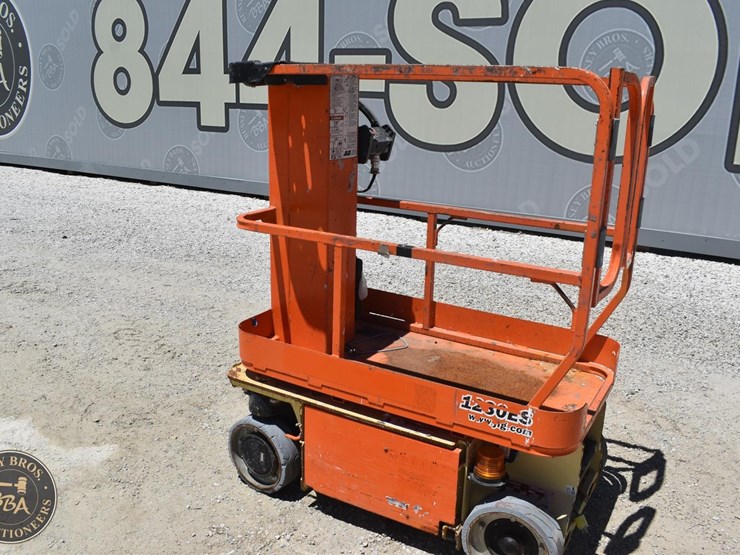 jlg-1230es-image-2