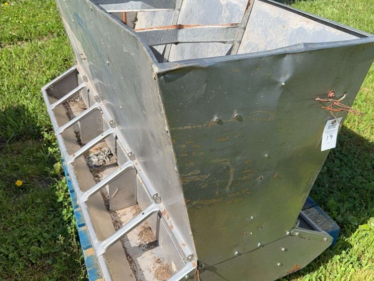 ss-hog-feeder,-66''-image-3