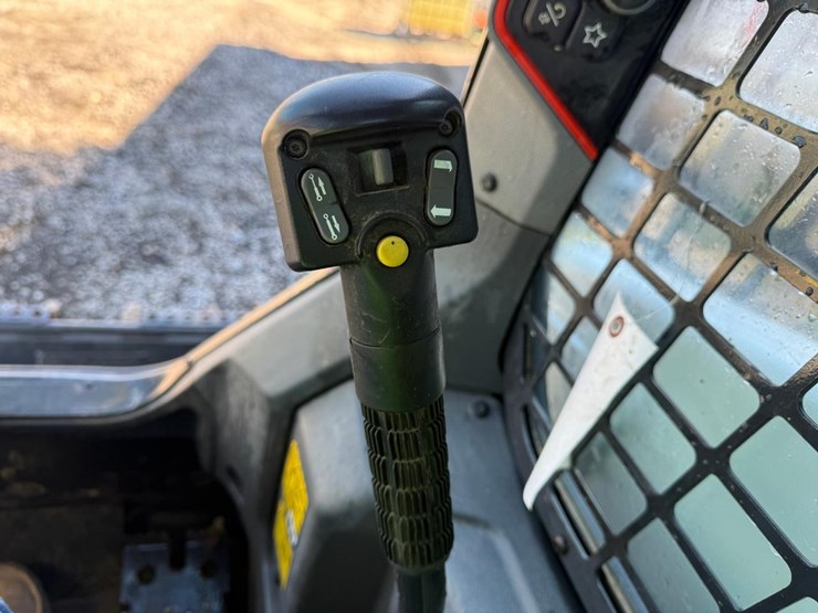 2024-bobcat-t62-image-22