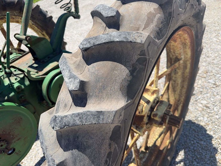 john-deere-b-image-13