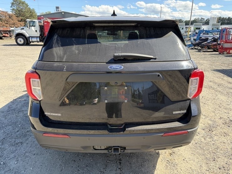 2020-ford-explorer-image-5