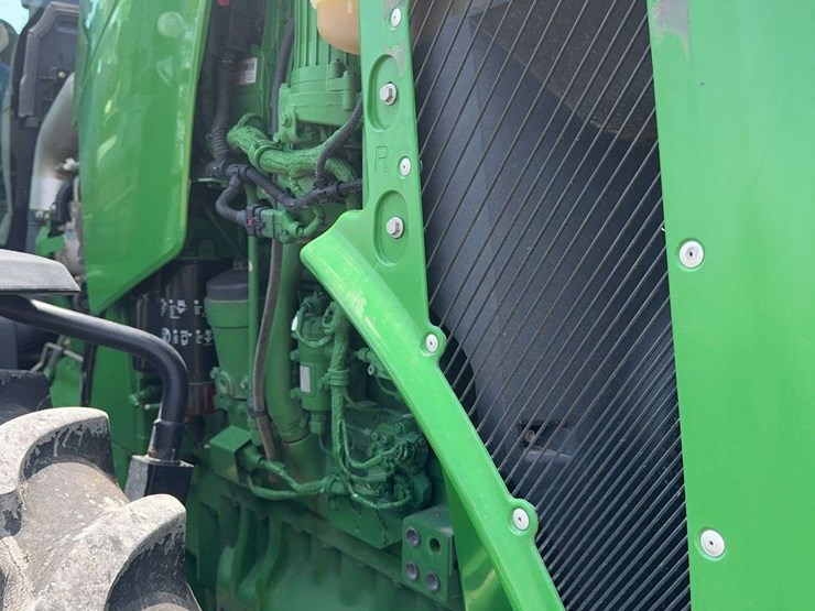 2013-john-deere-8285r-image-54