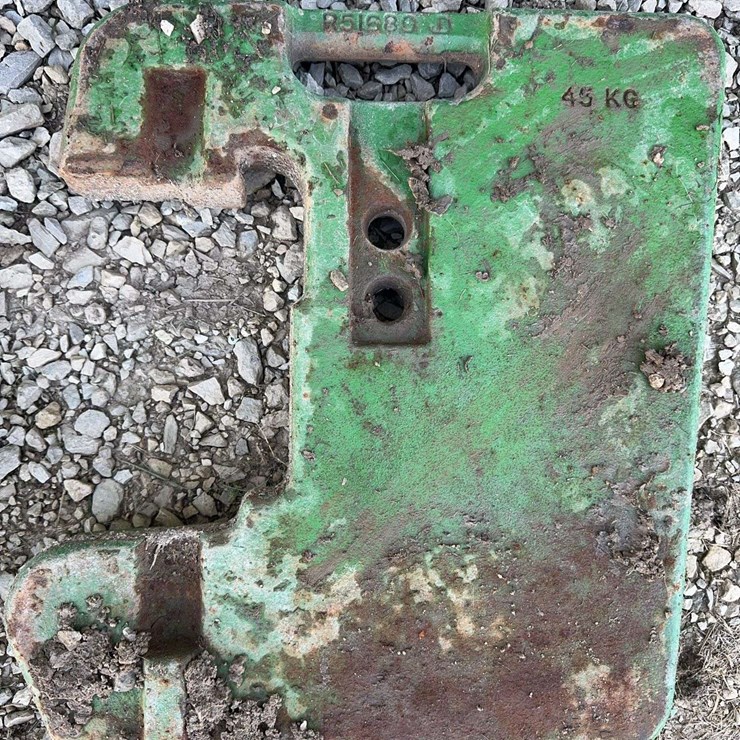 John Deere R51680 Weight - 45 KG