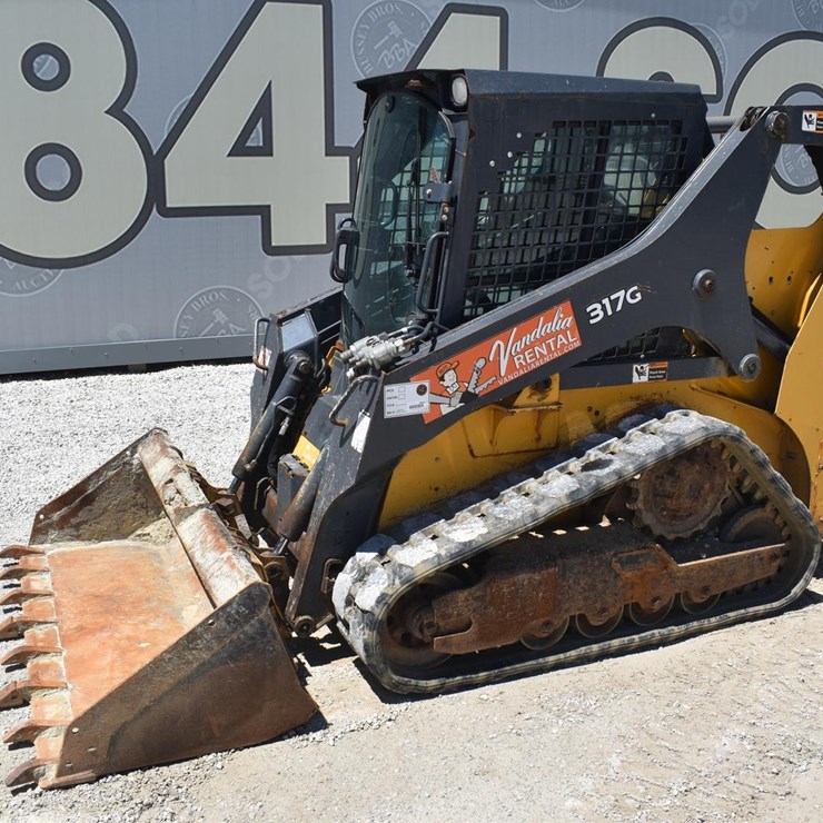 2019 DEERE 317G