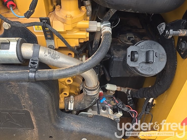 2022-caterpillar-259d3-image-37