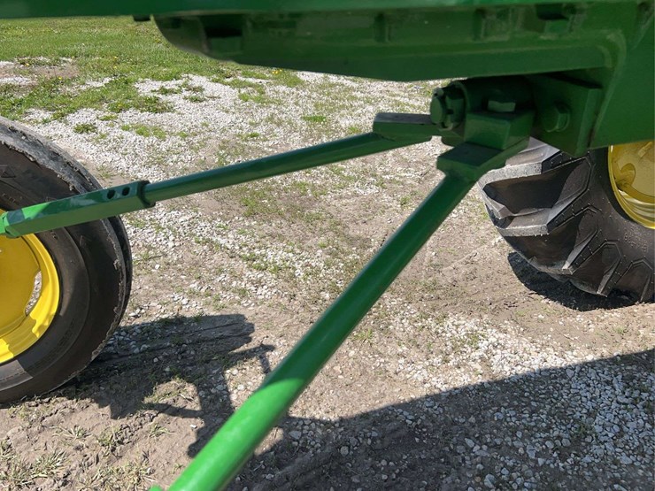 john-deere-4010-image-15