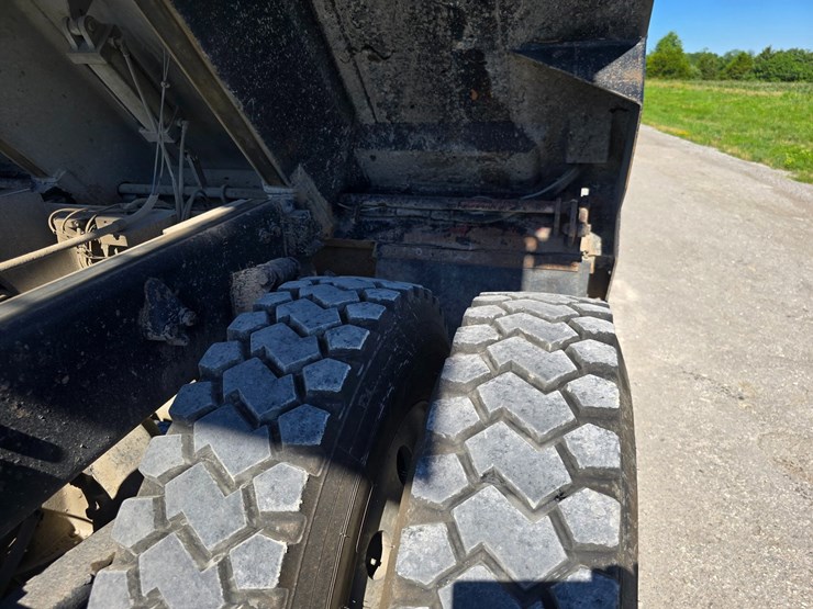 2018-western-star-4700-image-78
