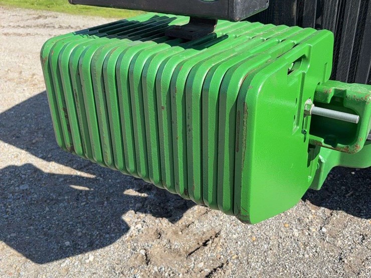 2011-john-deere-8260r-image-23