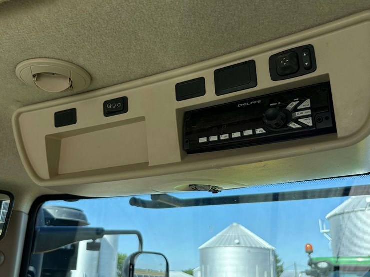 2012-john-deere-9510r-image-58