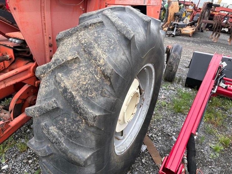 allis-chalmers-185-2wd-tractor-image-8